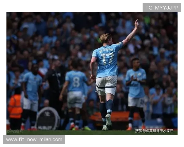 德布劳内挑传越过整条防线，曼城前场再次形成一对一：一次精准的战术执行